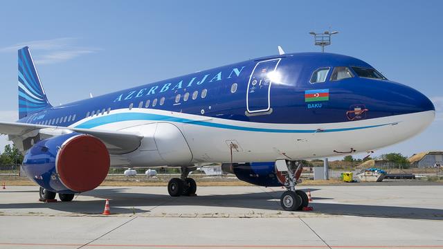 4K-8888:Airbus A319:AZAL